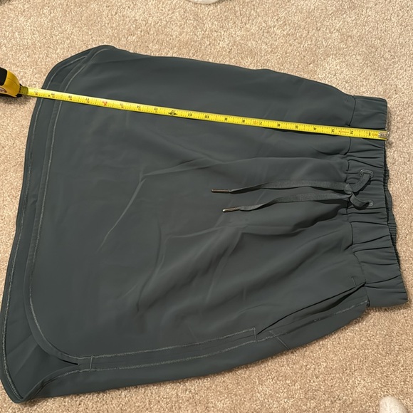Lululemon on the fly drawstring skirt grey/green size 4 - Picture 5 of 12